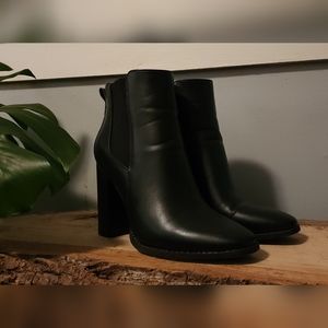 Black Leather-Look Heeled Boots sz 8.5